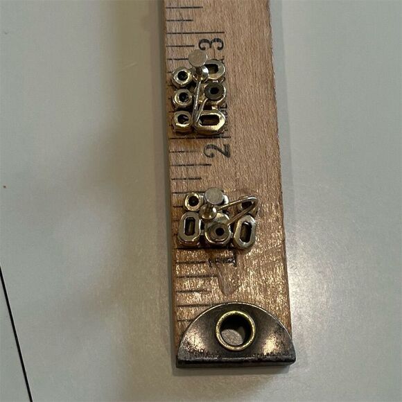 Vintage Teal Blue Rhinestone Screw Back Clip On Stud Dangle‎ Earrings - Picture 9 of 10